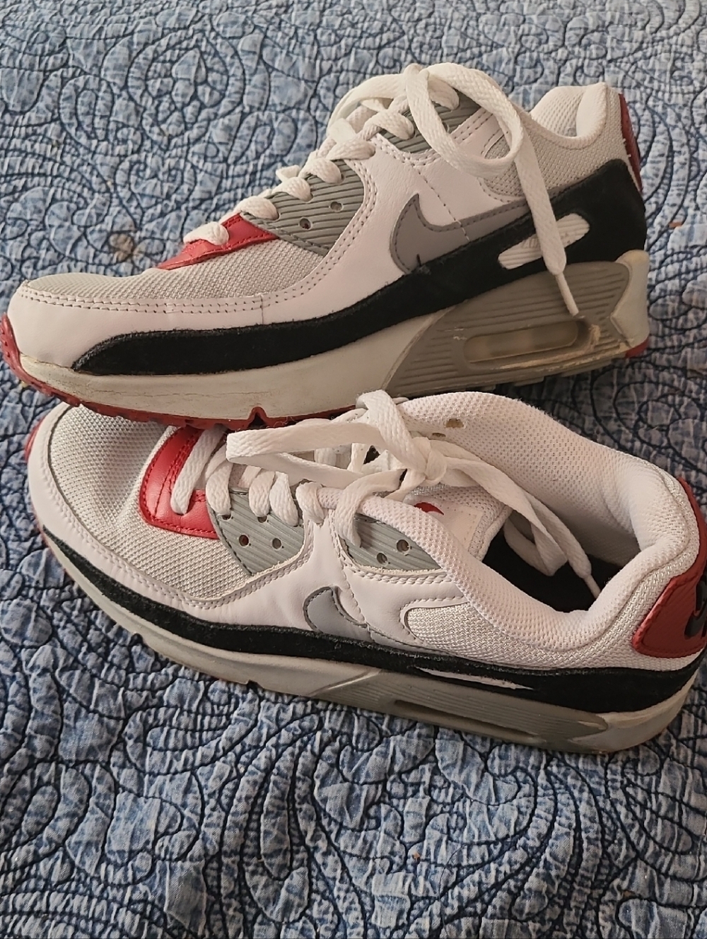 Nike Air Max White Black Red Retro Runner Sneakers Size 6.5